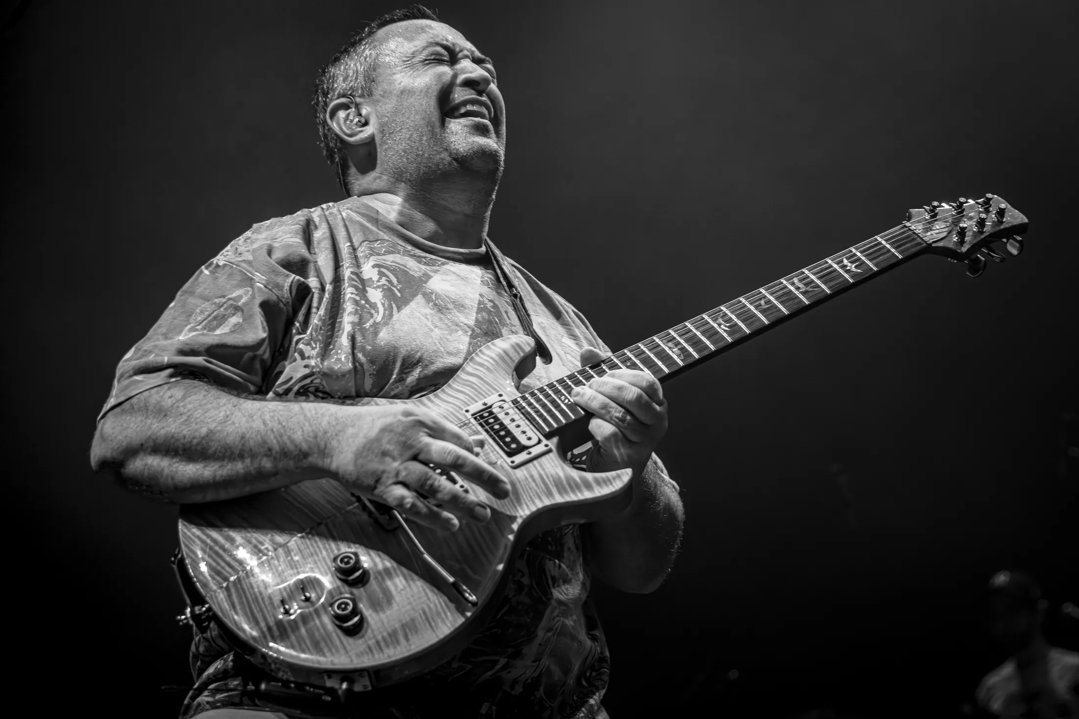Eric Bonillo scène — concert tribute Santana Hyères